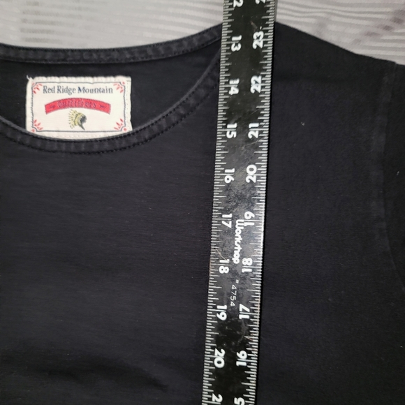 Red Ridge Mtn Outfitters top - Picture 4 of 5